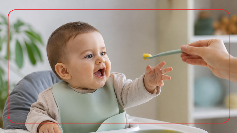 غذا خوردن بچه با قاشق【آموزش مرحله به مرحله+7 راهکار】 3 غذا خوردن بچه با قاشق